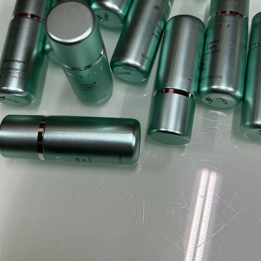 GXVE Line It Up Eyeliner and Mally Liquid Light Eyecolor in Mint Green NWT